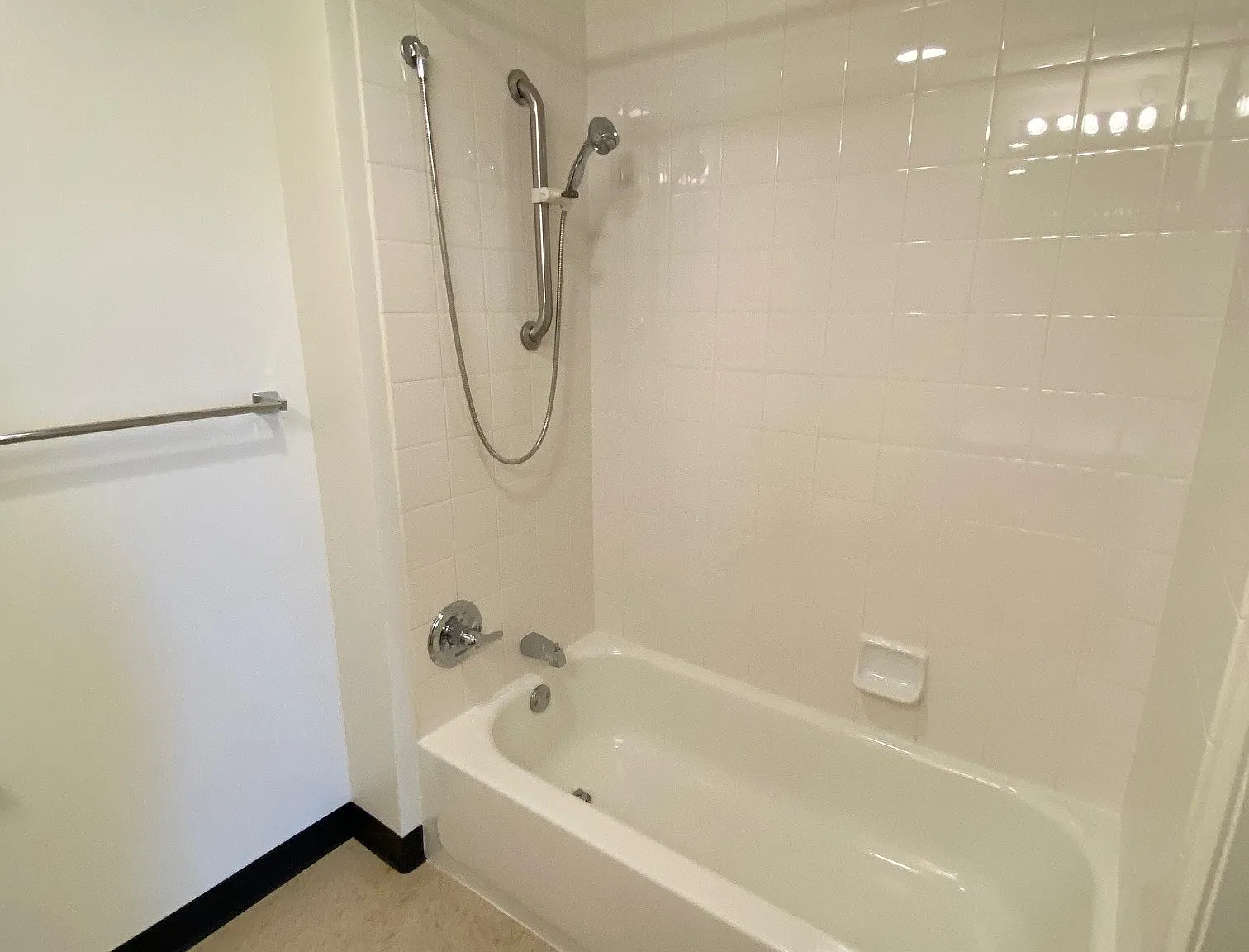 James Sneider Apartments — Photo 4