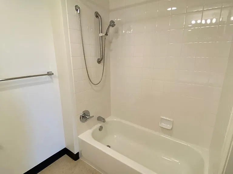 James Sneider Apartments — Photo 4