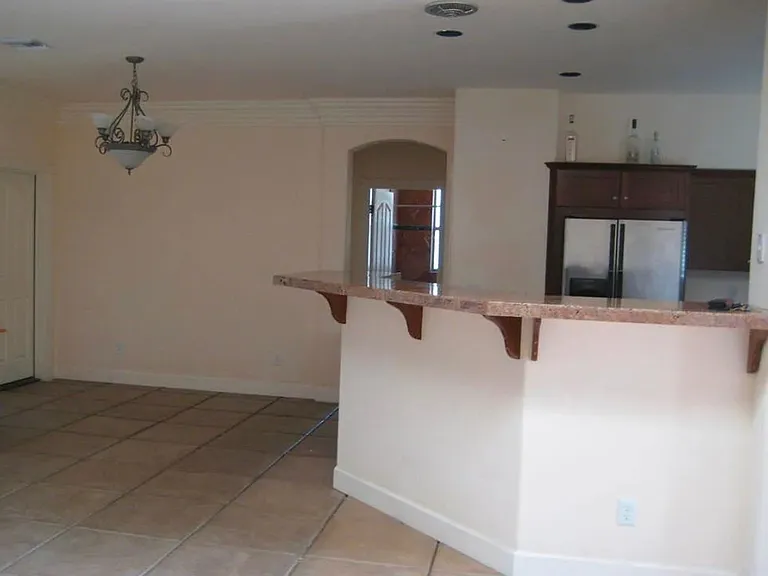 Beautiful 4 bed, 3 bath home near UofA Campus! — Photo 6