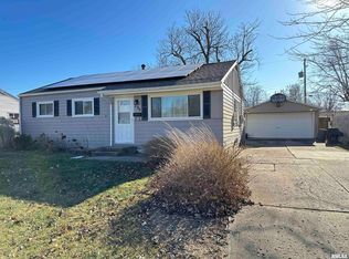 206 Radisson Rd, Marquette Heights, IL 61554