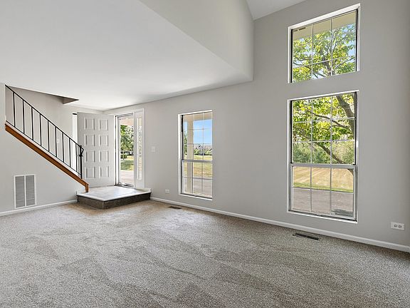 3rd image of 396 Wisteria Dr