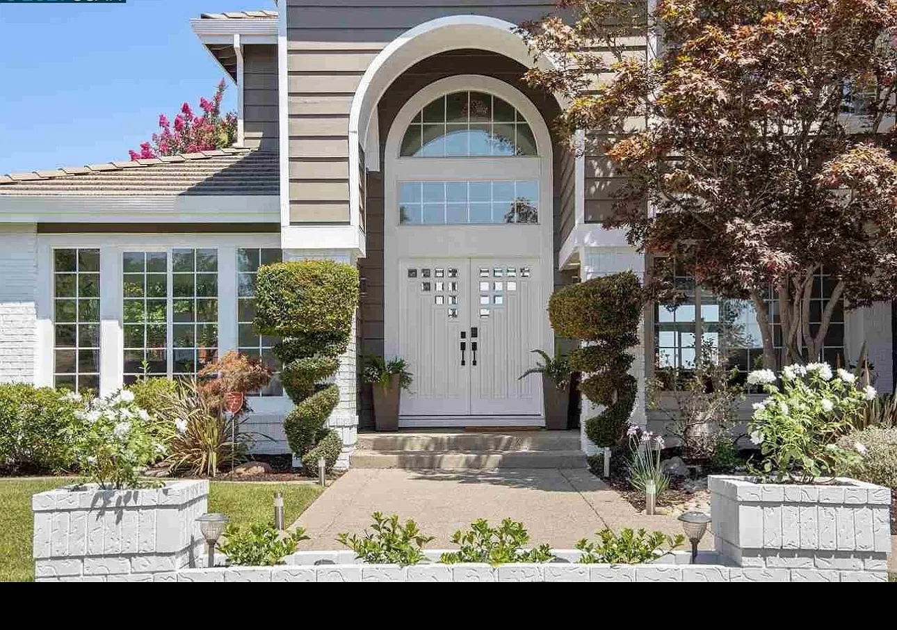 1274 Sunrise Ridge Dr — Photo 3