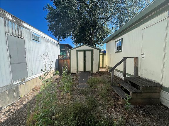3rd image of 1717 Wyoming St Trailer 6