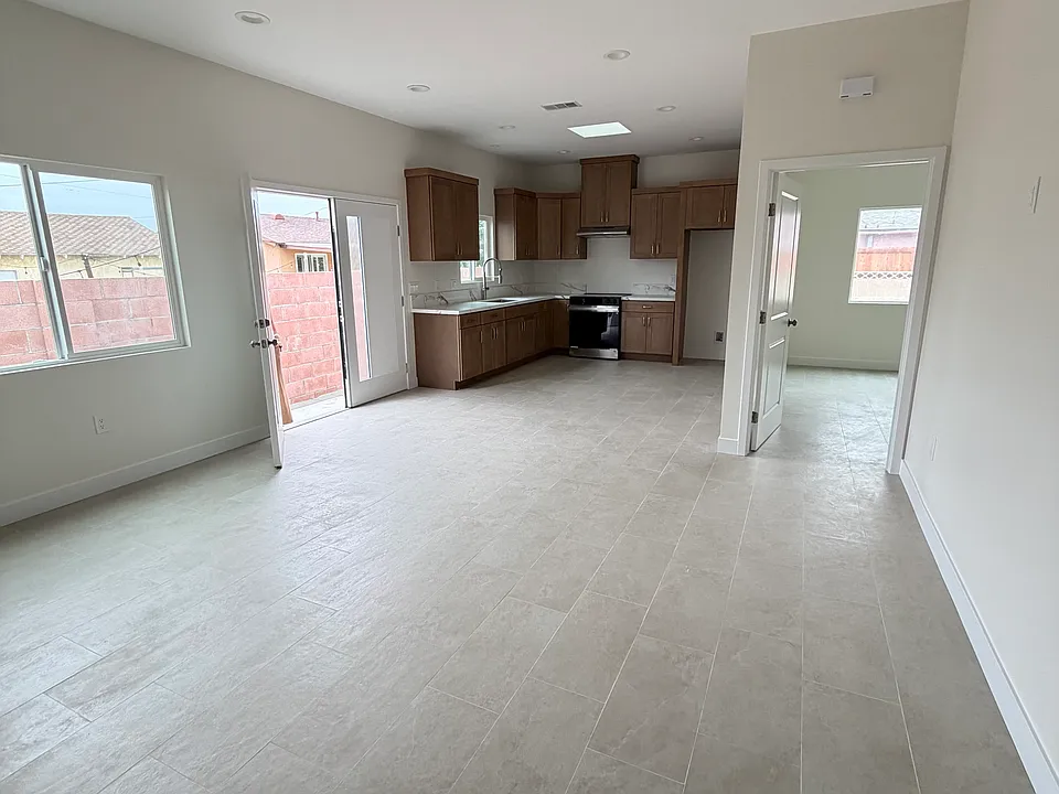 10435 Courson Dr