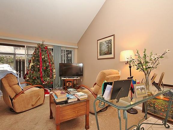 3rd image of 1830 Clearbrooke Dr