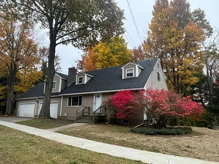 36 Rivermount Ter #A — Photo 47