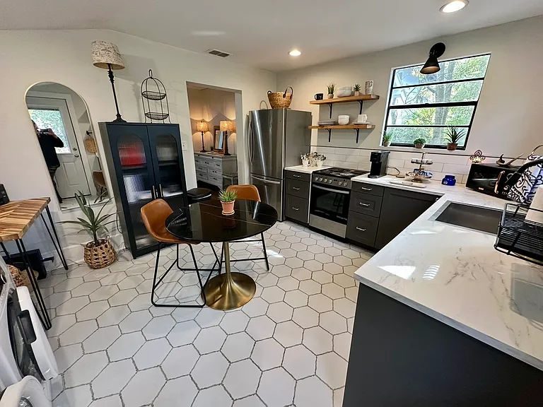 1282 Ingleside Ave — Photo 12