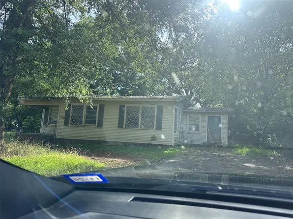 107 Mountain View Dr, Daingerfield, TX 75638