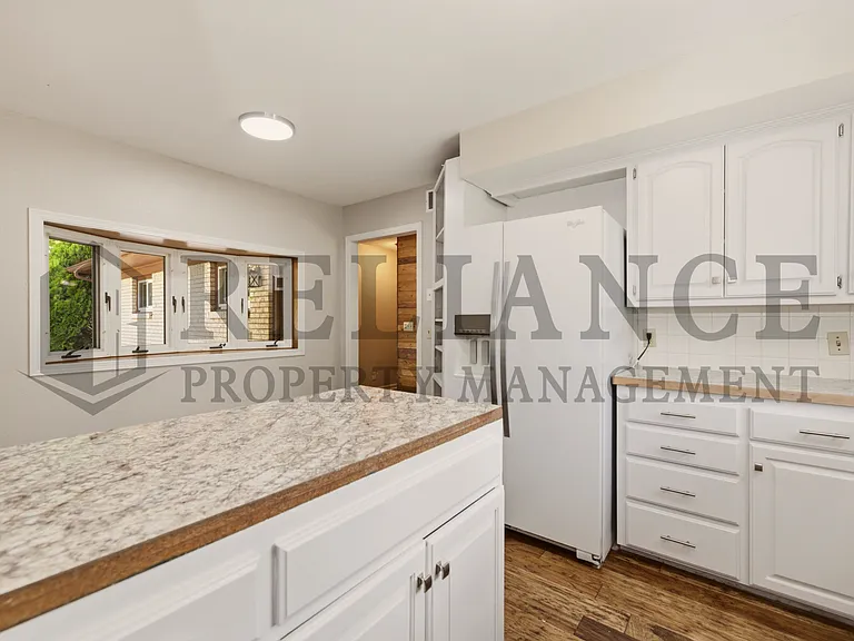 9923 W Binter Ln — Photo 27