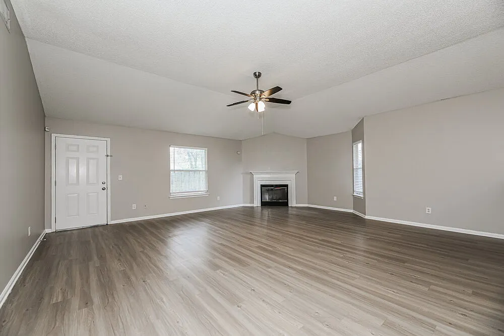 4 bed, 2.0 bath, 1775 sqft, $2,065 — Photo 4