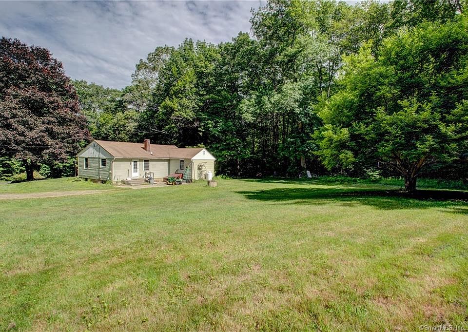 2nd image of 138 Clubhouse Rd