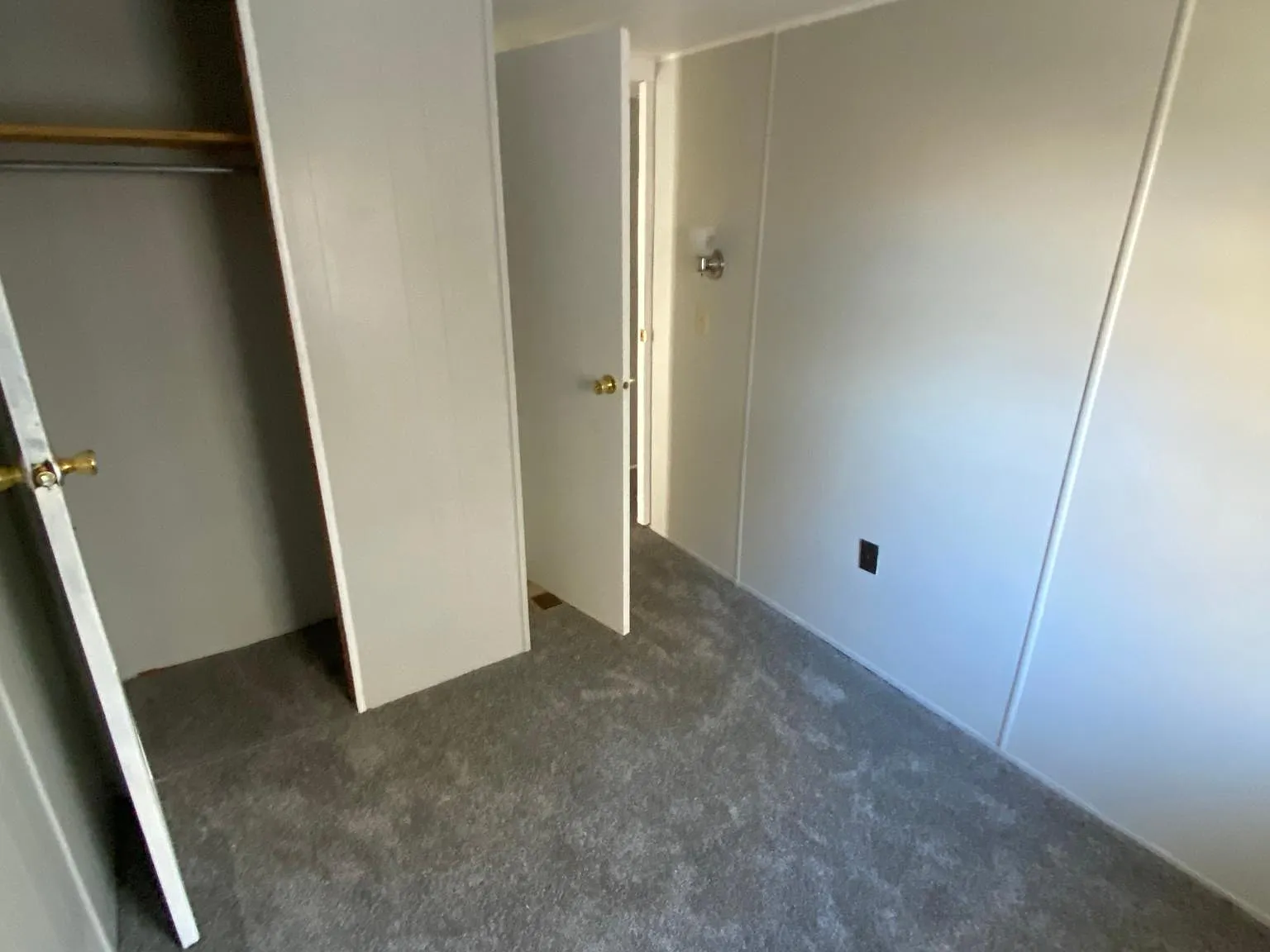 1415 Downs Ave — Photo 4