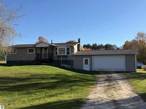 3rd image of 601 Bass Lake Rd SW