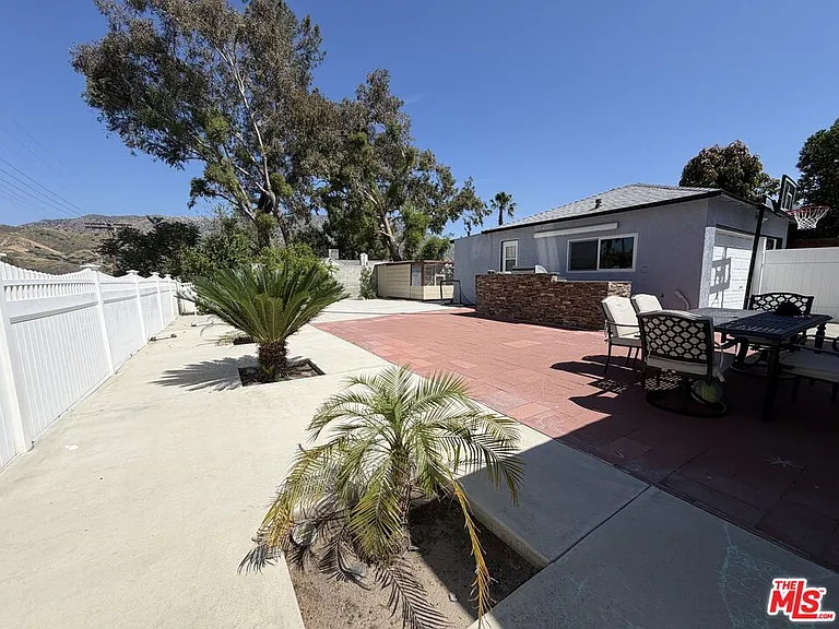 8561 Kyle St — Photo 31