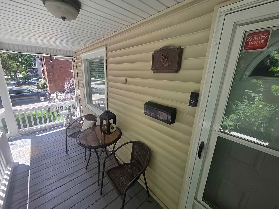 3 bed, 1.5 bath, 1400 sqft, $3,395 — Photo 2