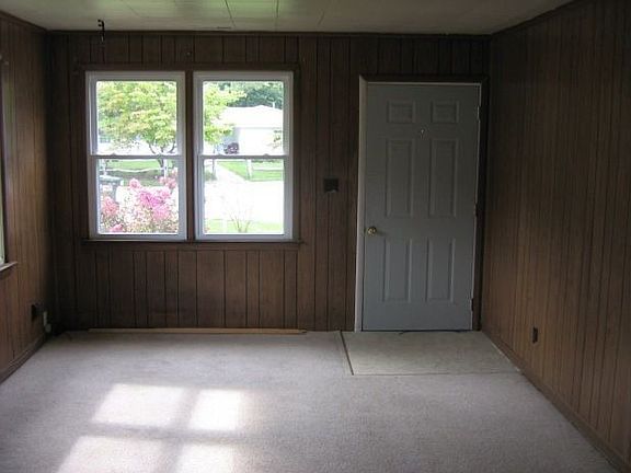 5th image of 105 Cabot Dr