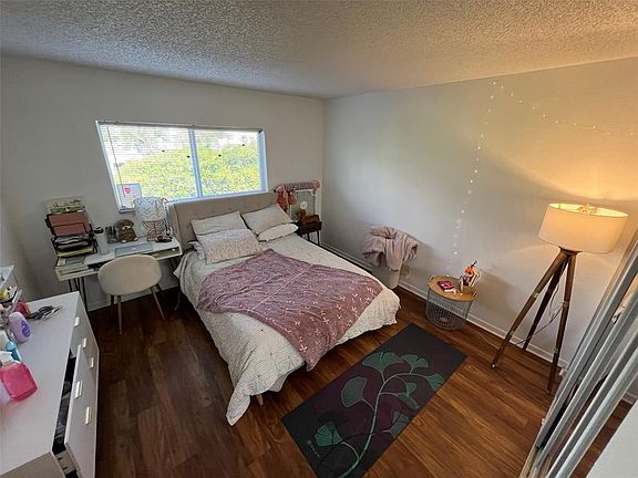 3rd image of 1400 NE 54th St