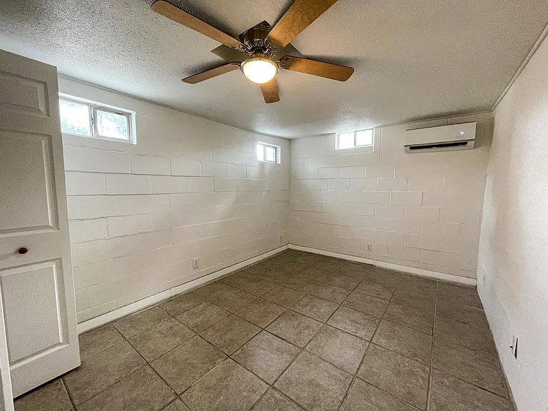 668 Creekside Dr — Photo 21