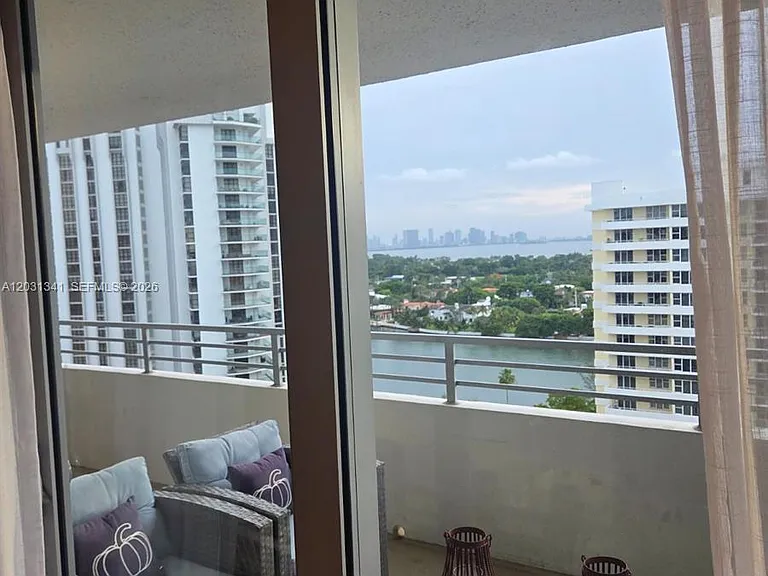 5555 Collins Ave #16W — Photo 18