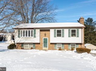 2914 Holland Dr, Manchester, MD 21102