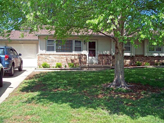 Deep Garage: 12' X 26'