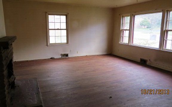 5th image of 617 Dalton St