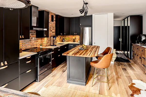 Sold by Douglas Elliman | media 4