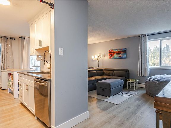 5th image of 995 Bowen Rd #3208