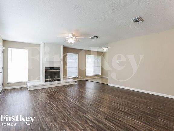 3rd image of 17507 Heritage Cove Dr
