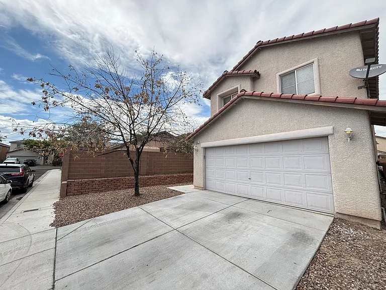 5052 Diamond Ranch Ave — Photo 45