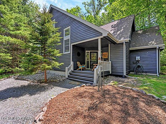 5th image of 120 Mooncreek Ln