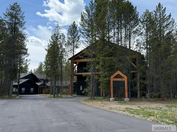 3650 Redtail St, Island Park, ID 83429