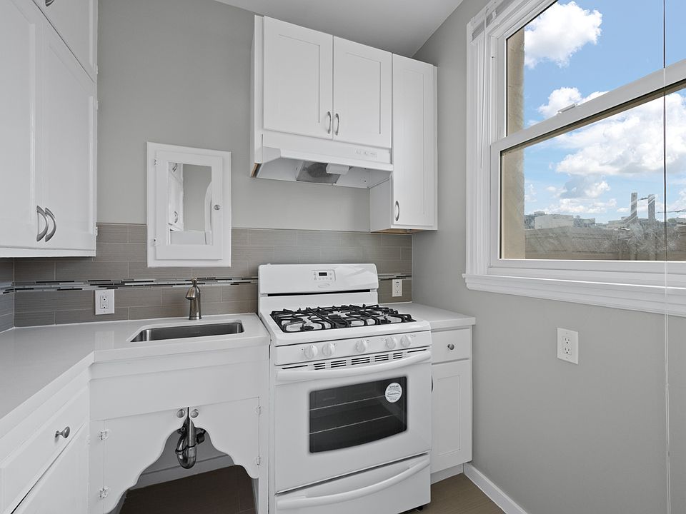 1st image of 2774 Franklin St APT 11