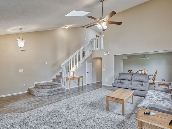 4th image of 11043 Mandarin Station Dr W