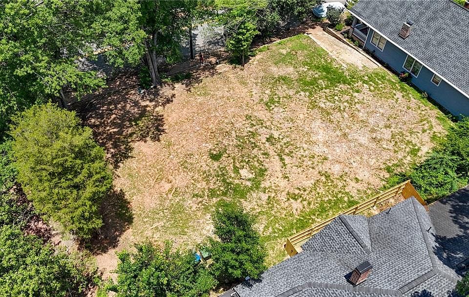 1st image of 432 Cherokee Ave SE #24