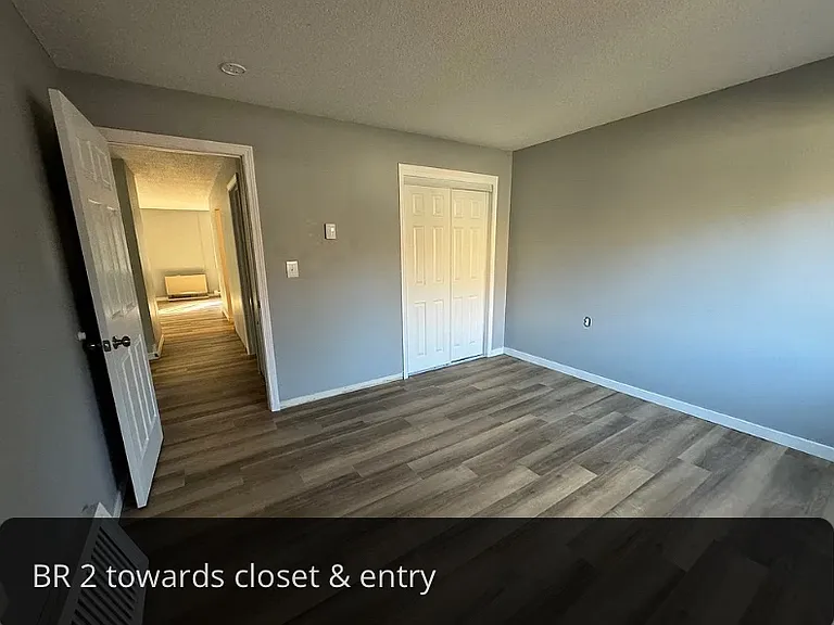 43 Hawthorne Cir #43 — Photo 10