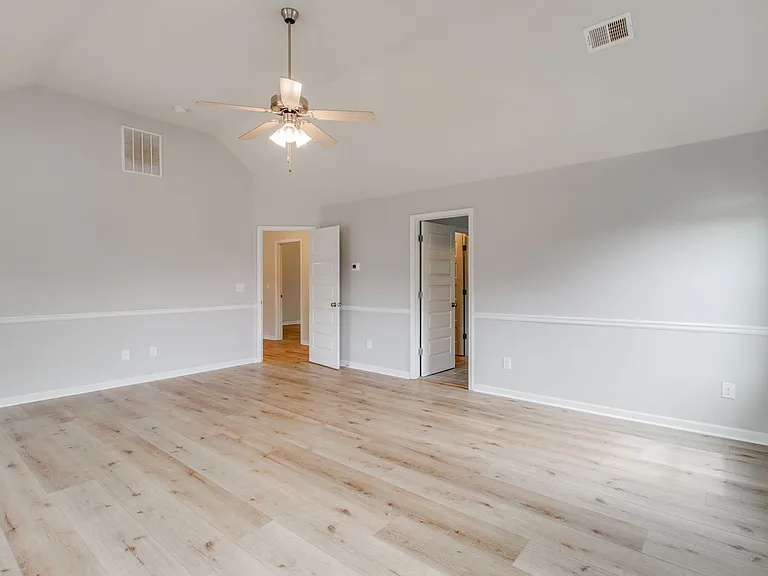 609 Angel Oak Ln — Photo 22
