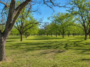 429 Johnny Seibert Ln, Leakey, TX 78873