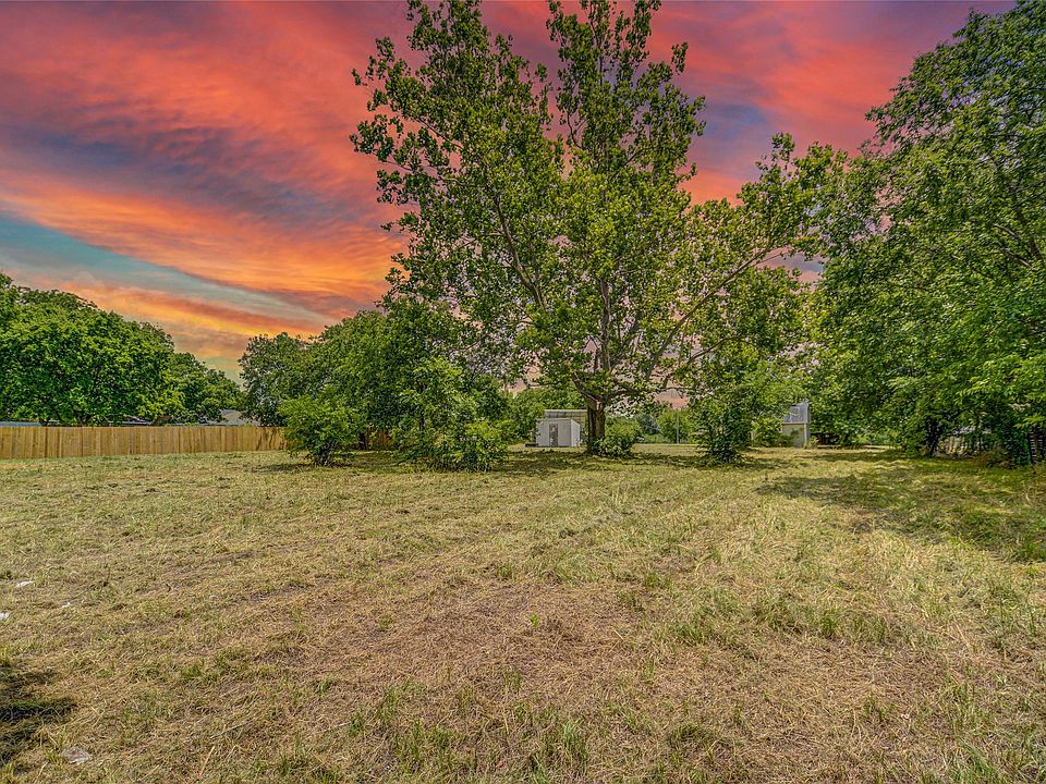 1st image of 500 W Pecan St