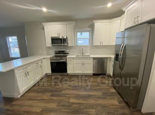 239 School St, Lowell, MA 01854