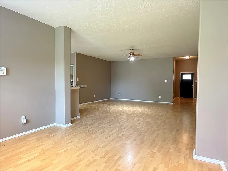 9510 Barr Spring Dr — Photo 12