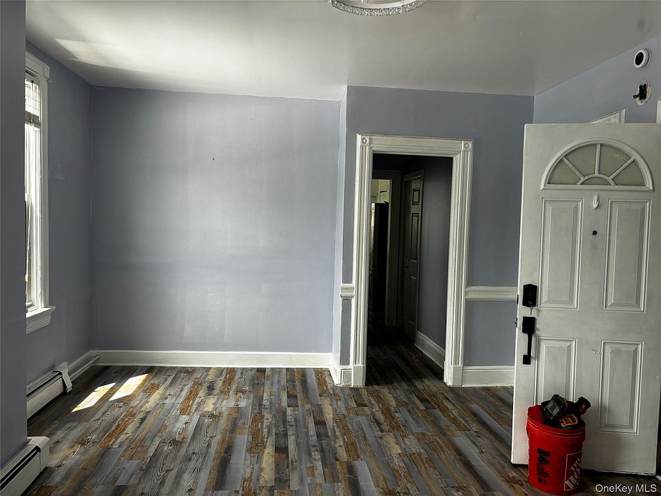 1st image of 79 Ravine Ave