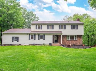 14 Chilhowie Dr, Kinnelon, NJ 07405