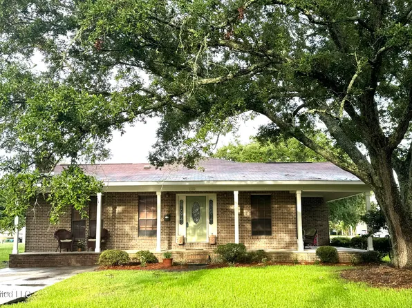 1710 General Patton St, Pascagoula, MS 39567