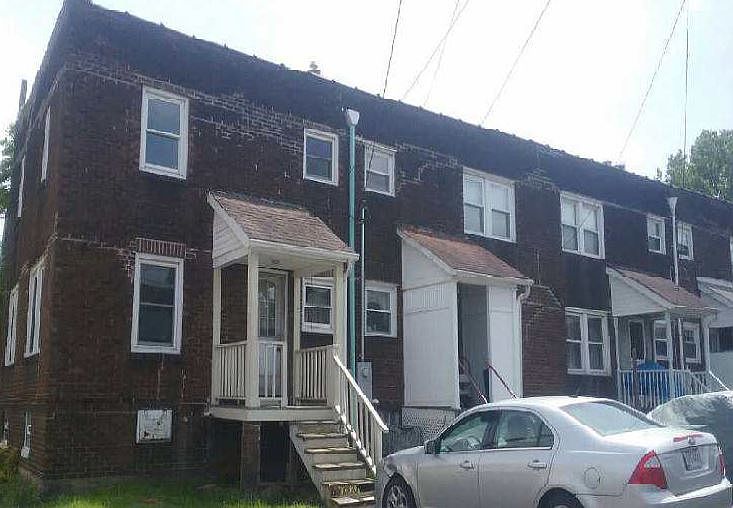 2nd image of 300 Stewart St