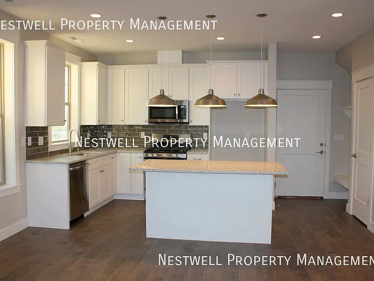 10486 S Beetdigger Blvd — Photo 2