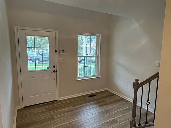 3rd image of 430 Cherry Ln
