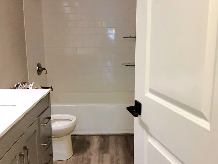 2100 Eldridge Ave — Photo 19