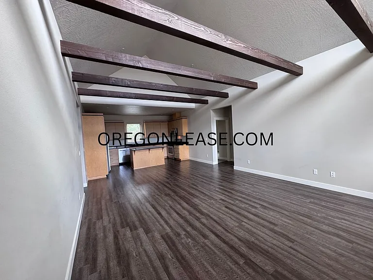 985 Lorella Ave — Photo 4