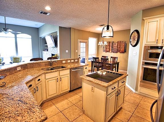 2nd image of 934 Kingwood Cir